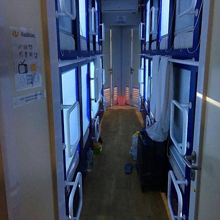 Qb Sleep Capsule Hotel Kuta  Ngoại thất bức ảnh